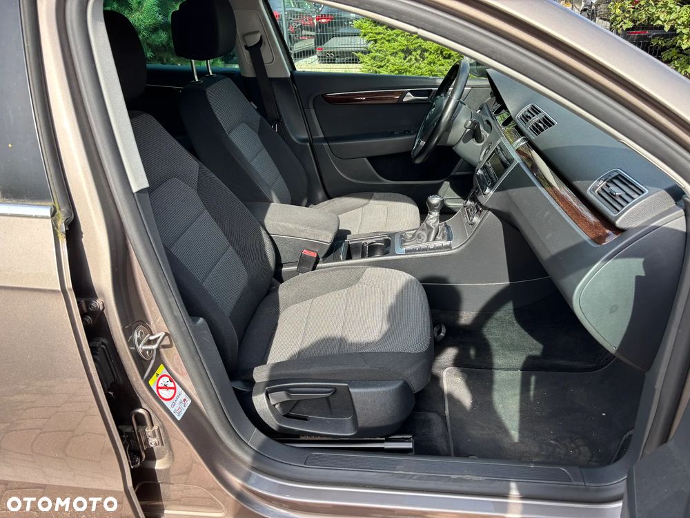 Volkswagen Passat Variant 2.0 TDI BlueMotion Technology Comfortline - 24