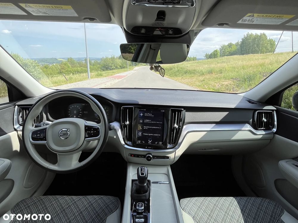 Volvo S60 T6 AWD Momentum Pro - 12