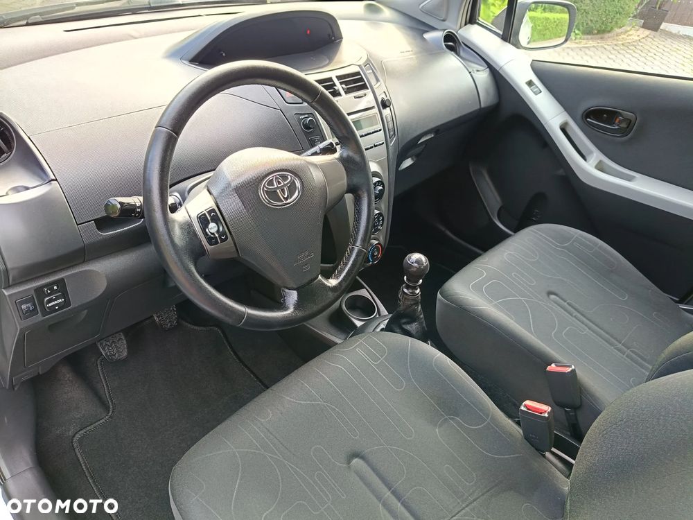Toyota Yaris - 17