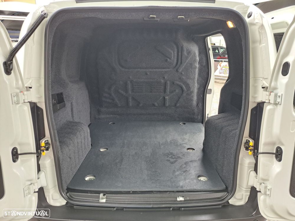 Fiat Fiorino 1.3 M-Jet Cargo SX - 15