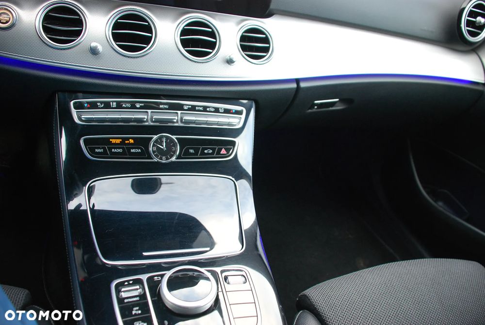 Mercedes-Benz Klasa E 220 d 9G-TRONIC Avantgarde - 16