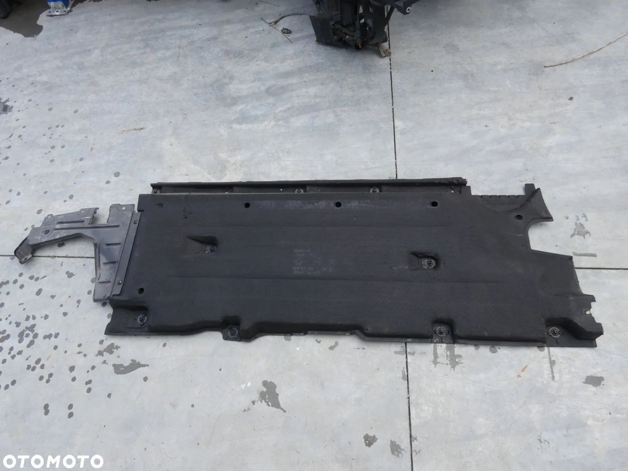 AUDI Q3 8U OSŁONA PODWOZIA PRAWA PŁYTA PODŁOGI 8U0825208 D92 - 7