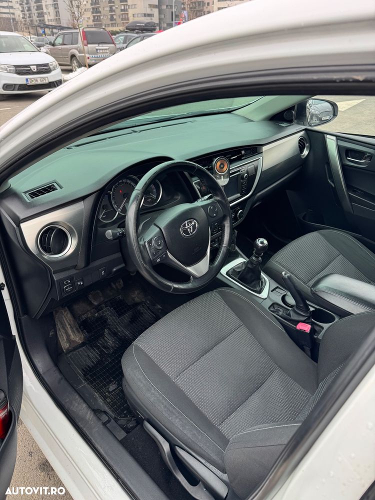 Toyota Auris 1.4 D-4D Luna - 7