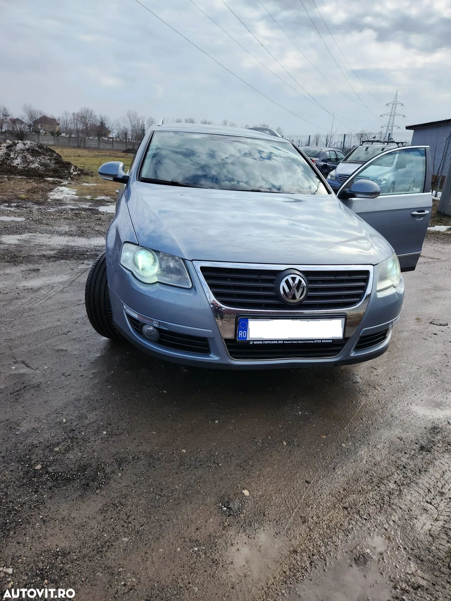 Volkswagen Passat - 1