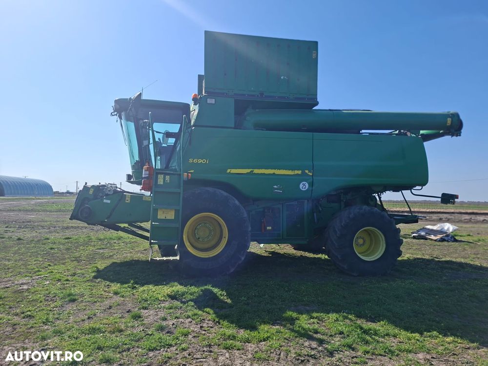 John Deere 690I - 3