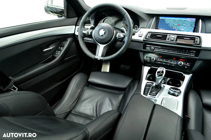 BMW Seria 5 525d xDrive AT - 18