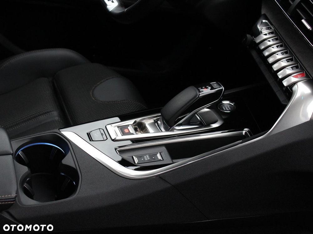 Peugeot 3008 1.6 PureTech Hybrid4 PHEV GT S&S EAT8 - 20