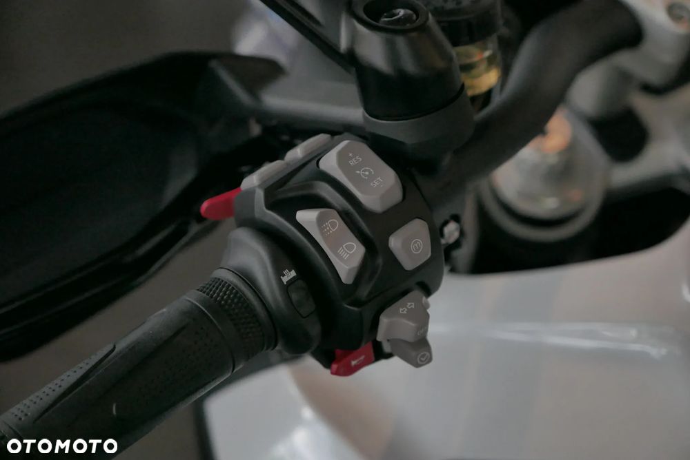 Triumph Tiger - 9