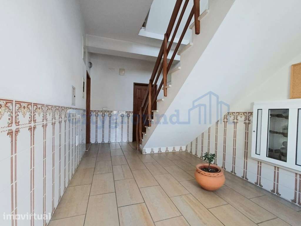 Excelente apartamento T3 com garagem e arrecadação - Marinha Grande - Grande imagem: 2/16