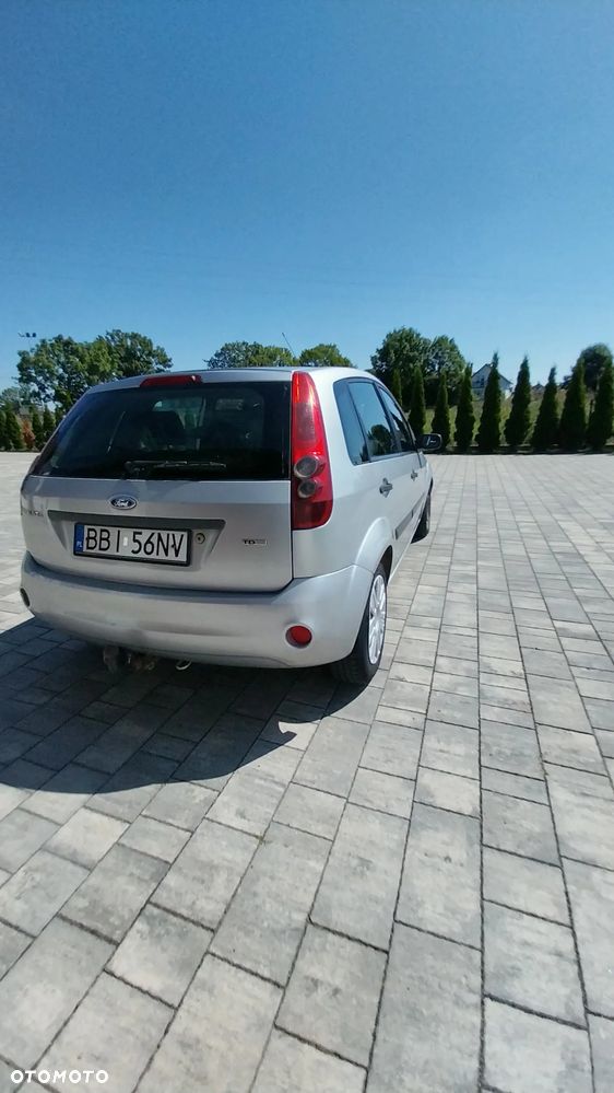 Ford Fiesta 1.4 TDCI - 4