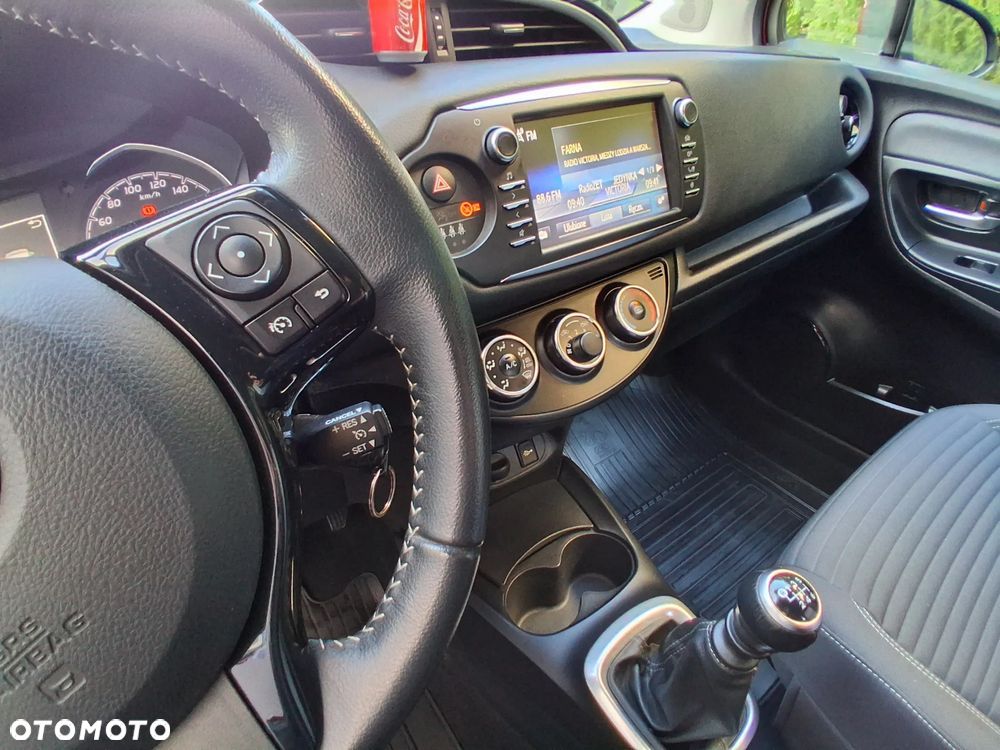 Toyota Yaris 1.5 Premium - 24