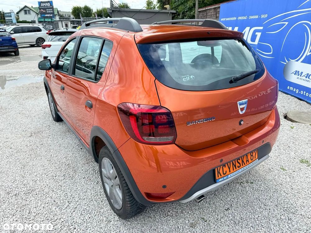 Dacia Sandero Stepway TCe 90 (S&S) Celebration - 8