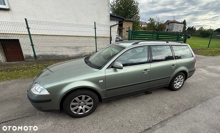 Volkswagen Passat 1.9 TDI Highline - 1