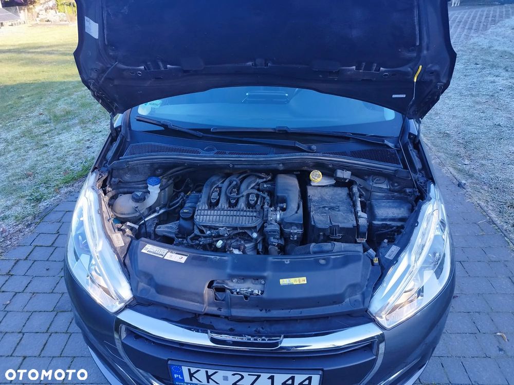 Peugeot 208 1.2 PureTech GPF Allure S&S - 14