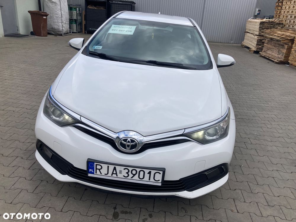 Toyota Auris - 10