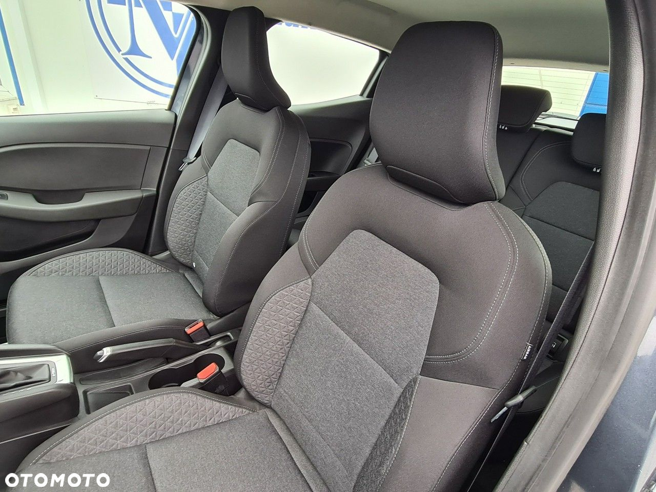Renault Clio E-TECH Hybrid 140 EXPERIENCE - 19