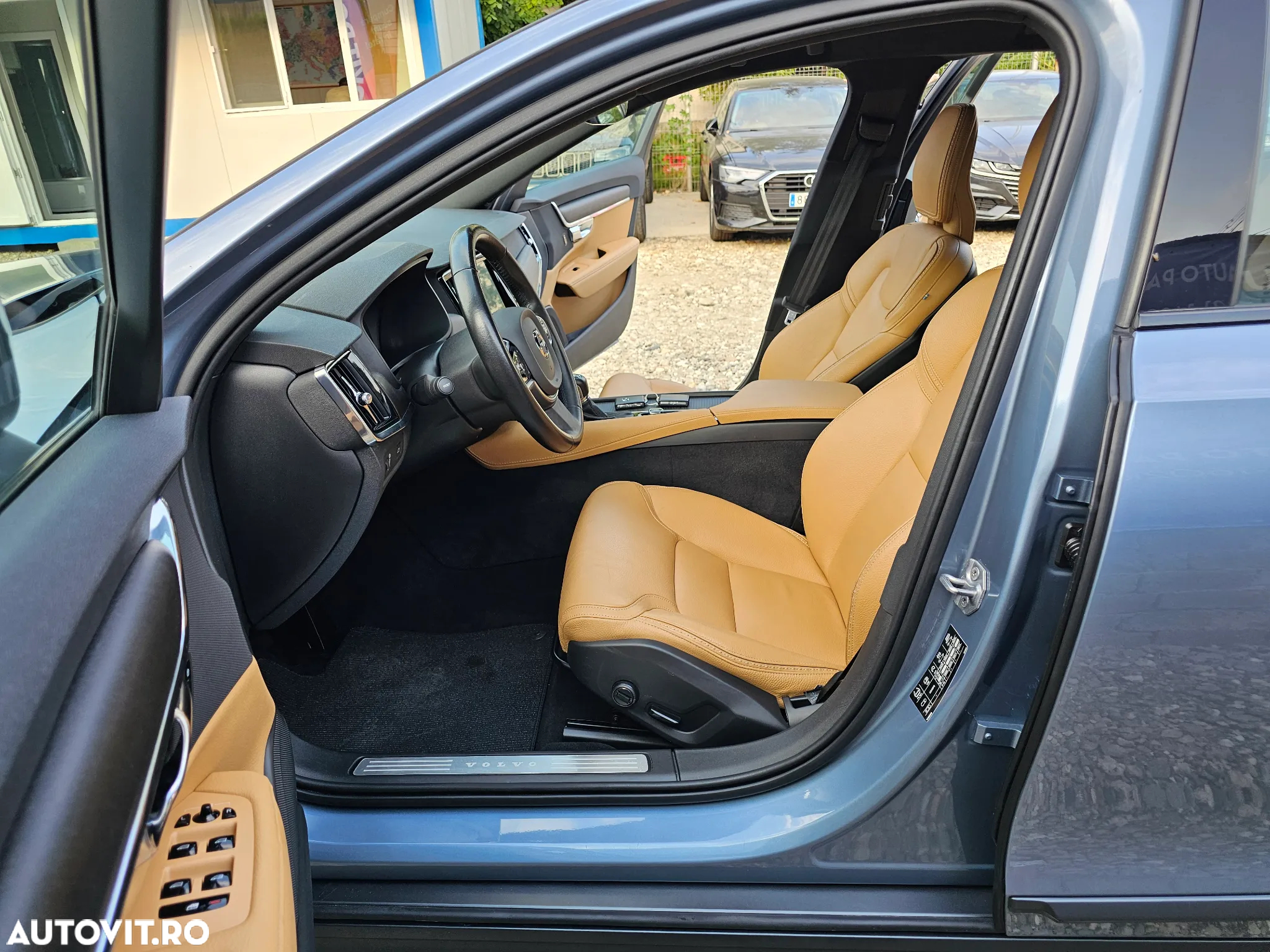 Volvo V90 Cross Country D4 AWD Geartronic Pro - 17