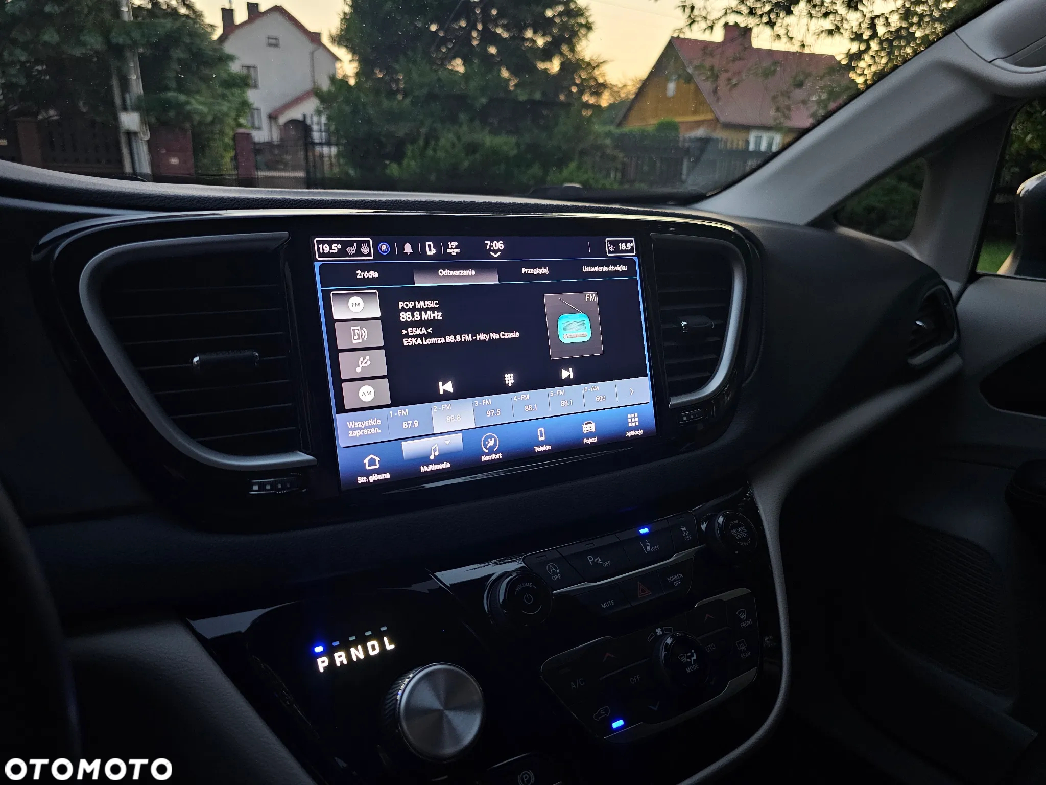 Chrysler Pacifica - 20