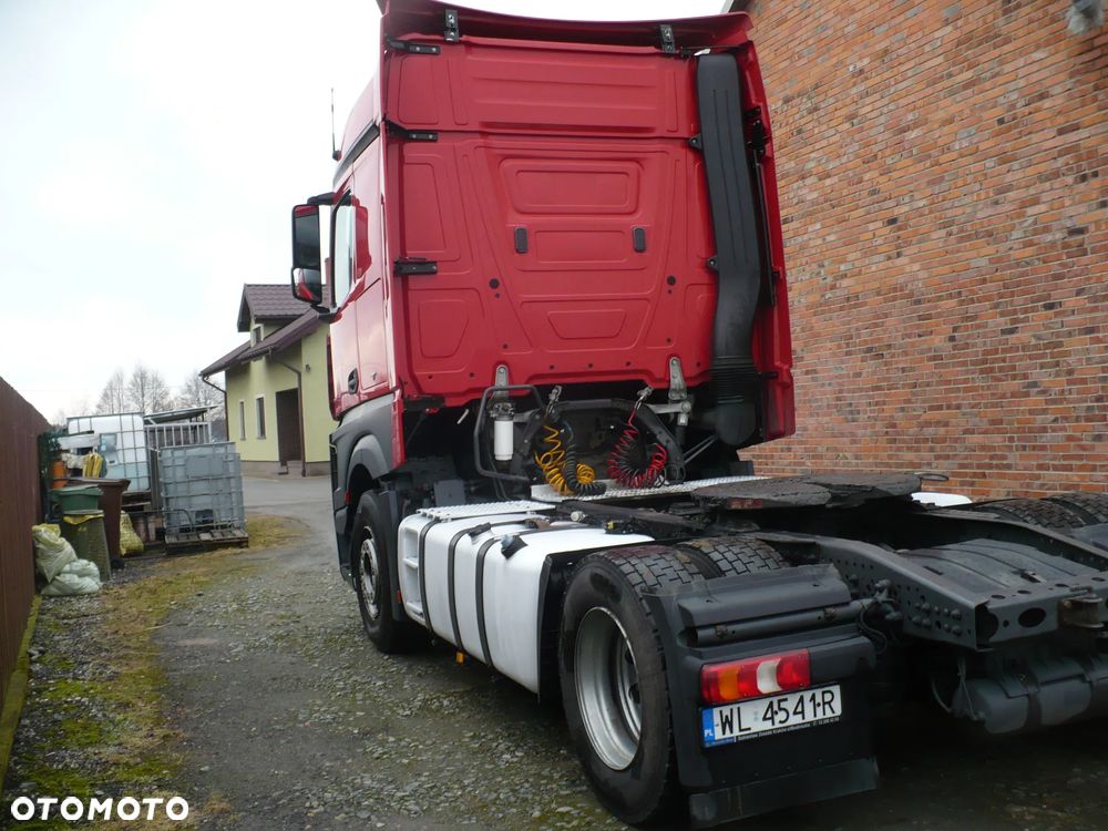 Mercedes-Benz Actros - 3