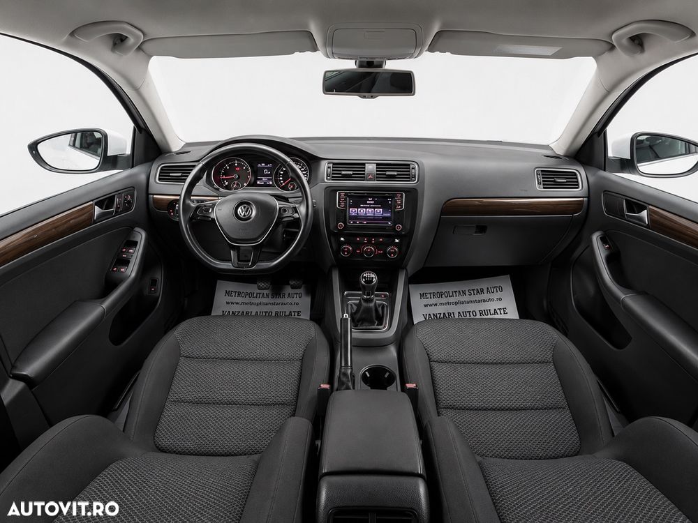 Volkswagen Jetta - 5