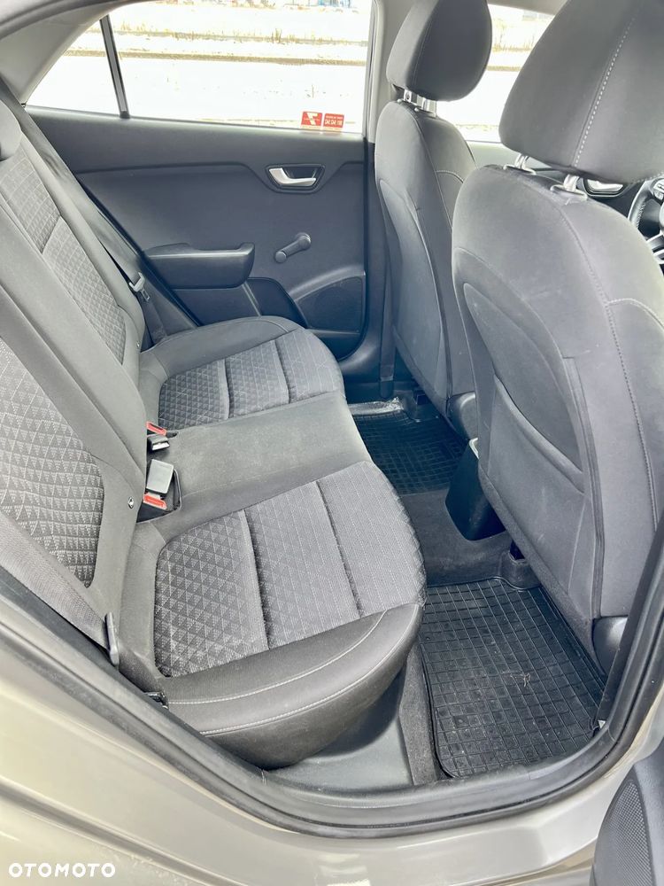Kia Rio 1.2 M - 7