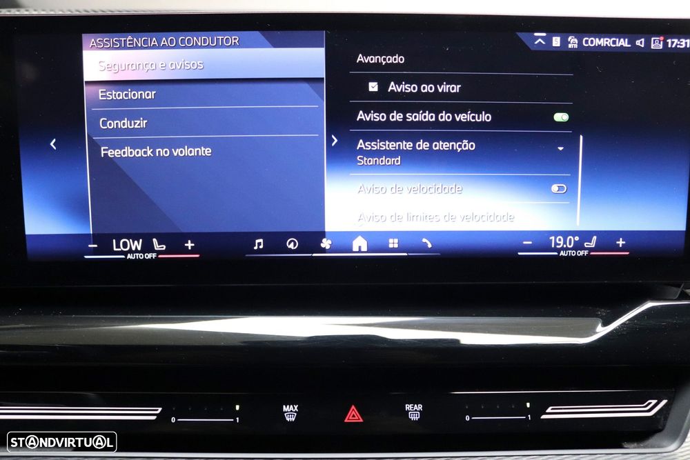 BMW 520 d xDrive Pack Desportivo M - 33