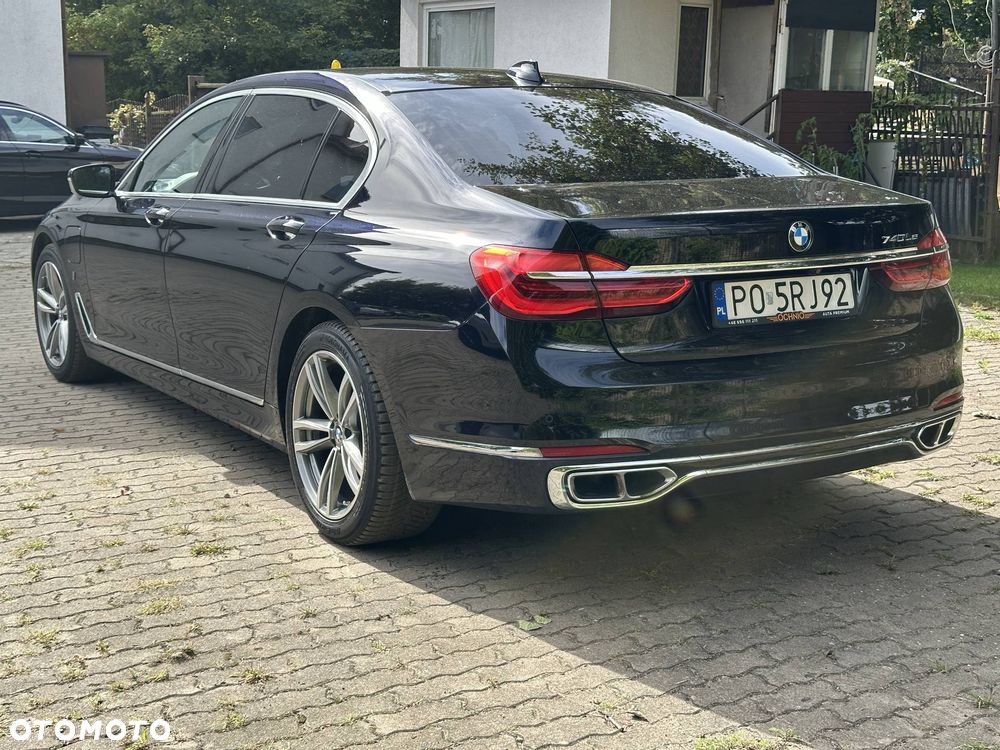 BMW Seria 7 740Le xDrive iPerformance - 17