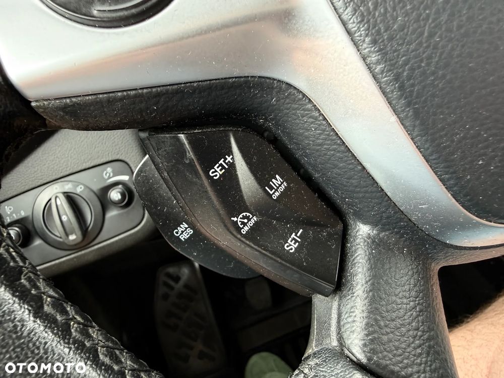 Ford Kuga 2.0 TDCi 2x4 SYNC - 29