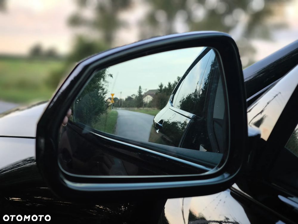 BMW Seria 2 220i mHEV - 35