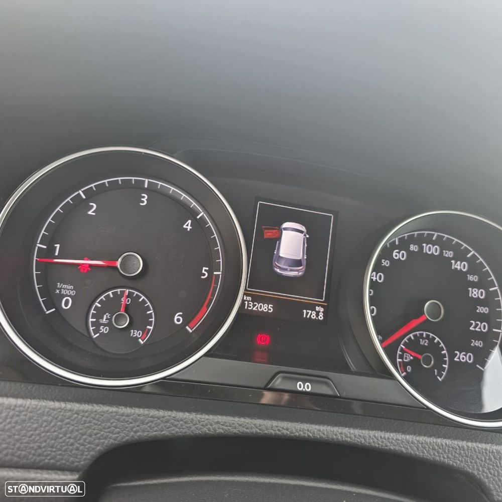 VW Golf 1.6 TDi Highline - 23