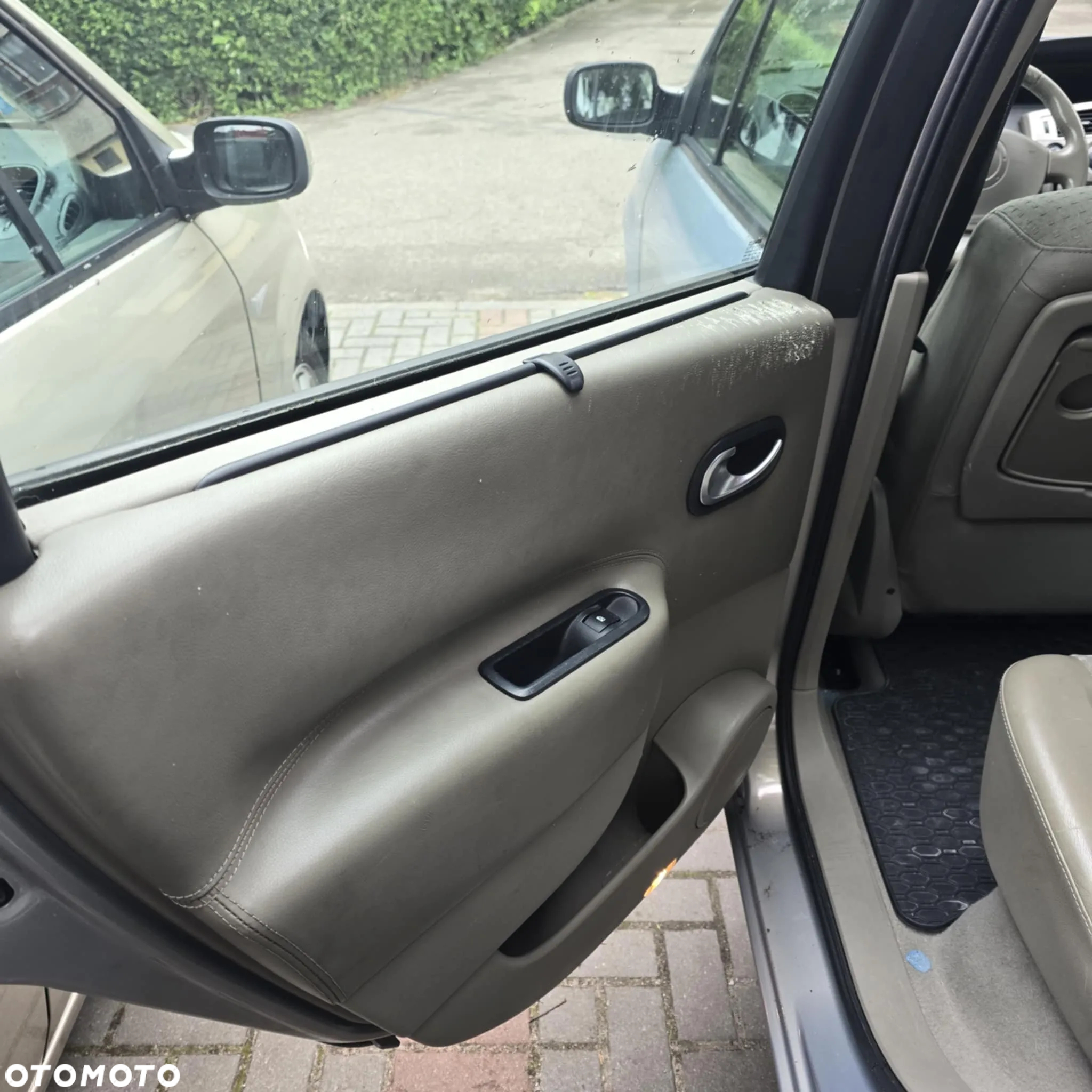 Renault Scenic 2.0 Confort Privilege - 2