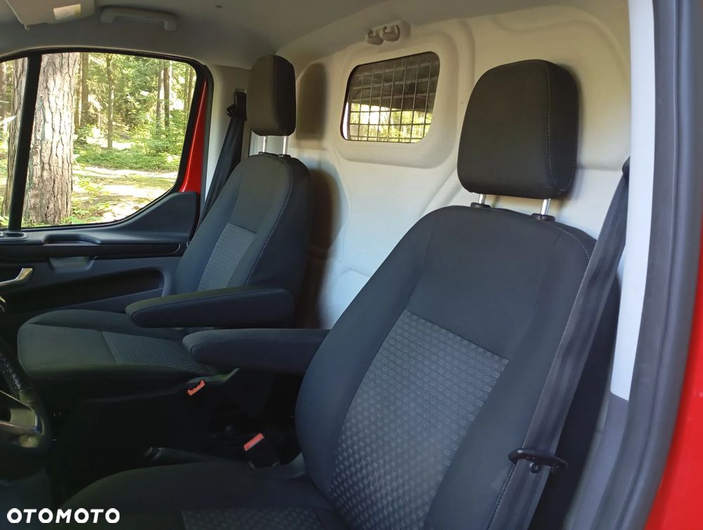 Ford TRANSIT CUSTOM L2H2 - 13