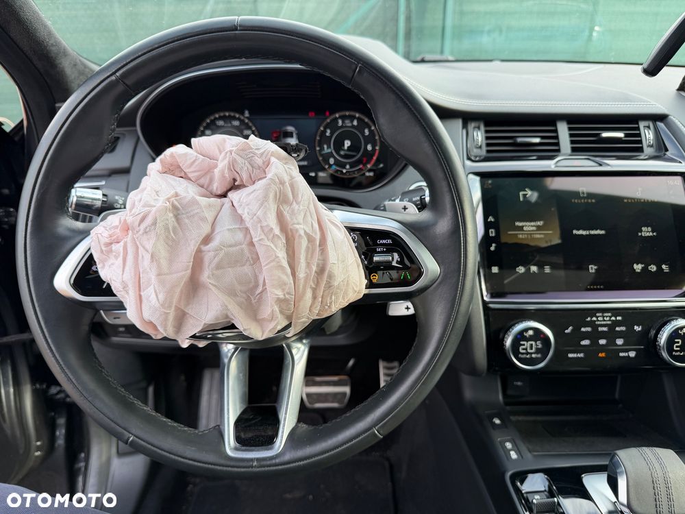 Jaguar E-Pace P300 AWD R-Dynamic HSE - 33