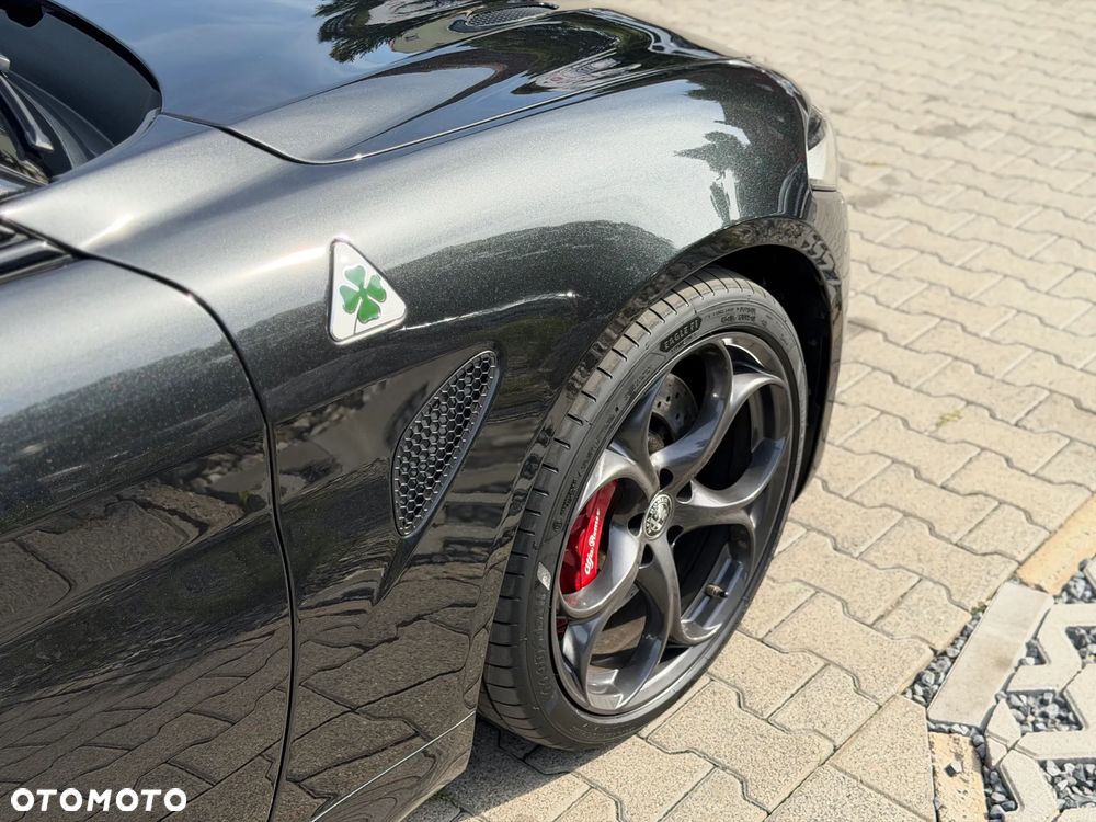 Alfa Romeo Giulia 2.9 V6 Bi-Turbo AT8 Quadrifoglio - 26