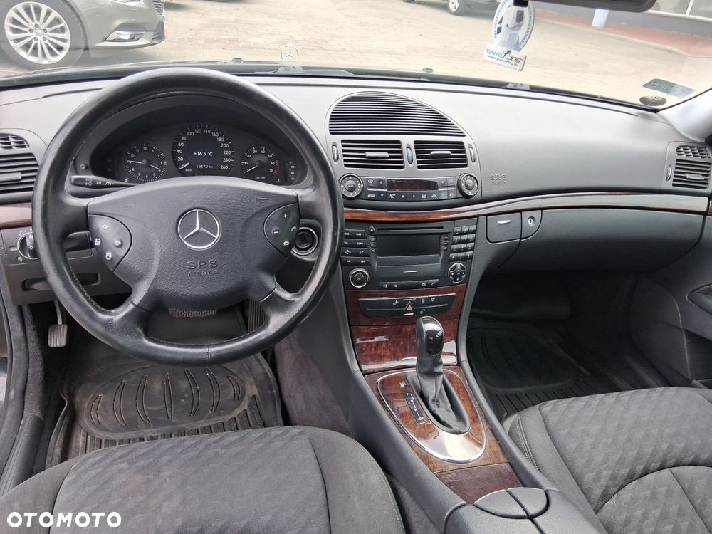 Mercedes-Benz Klasa E 240 4-Matic Classic - 11