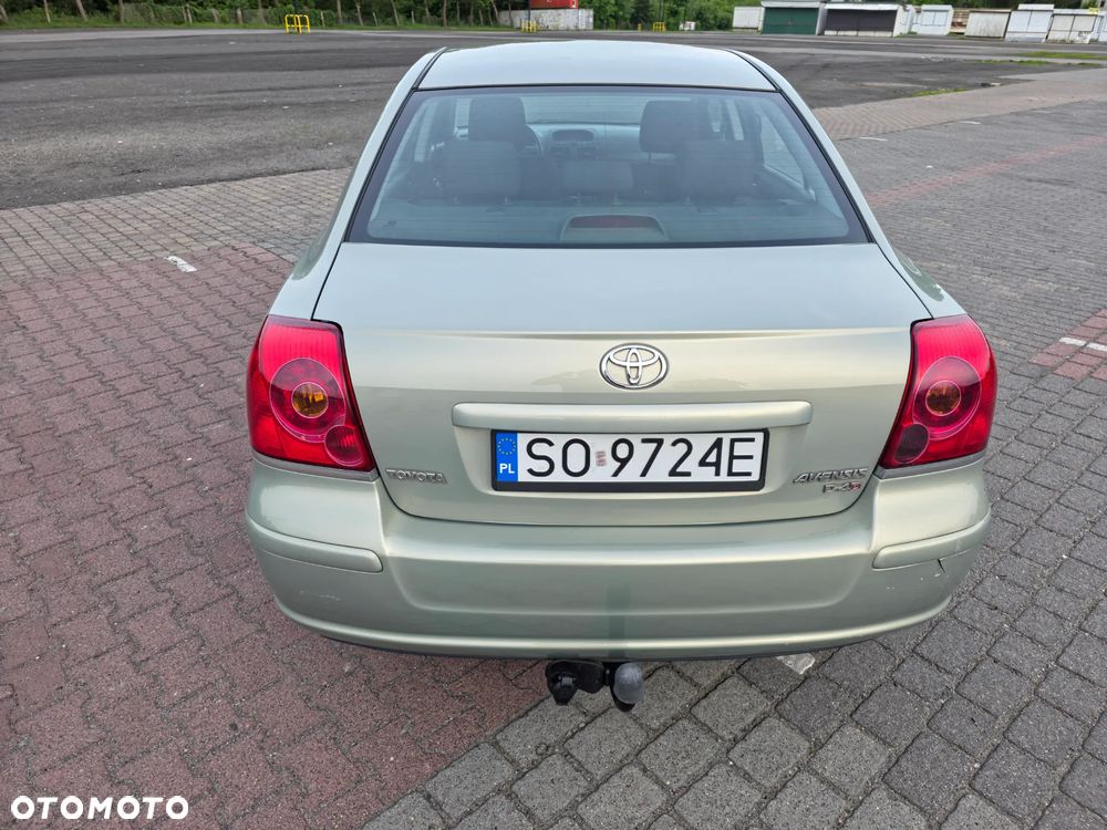 Toyota Avensis 2.0 D-4D Sol - 36