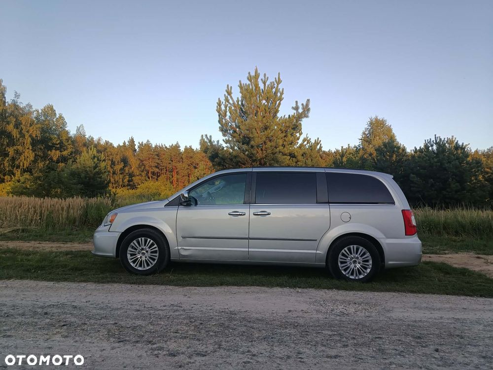 Lancia Voyager 2.8CRD Gold - 2