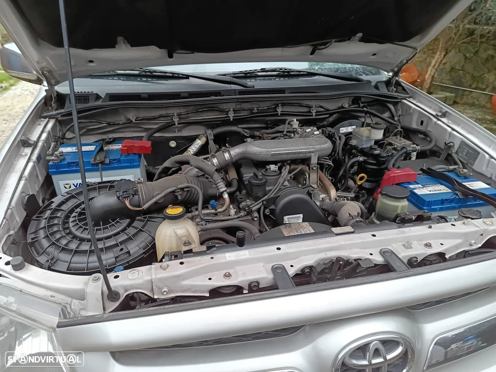 Toyota Hilux 4x4 Cabine Dupla - 11