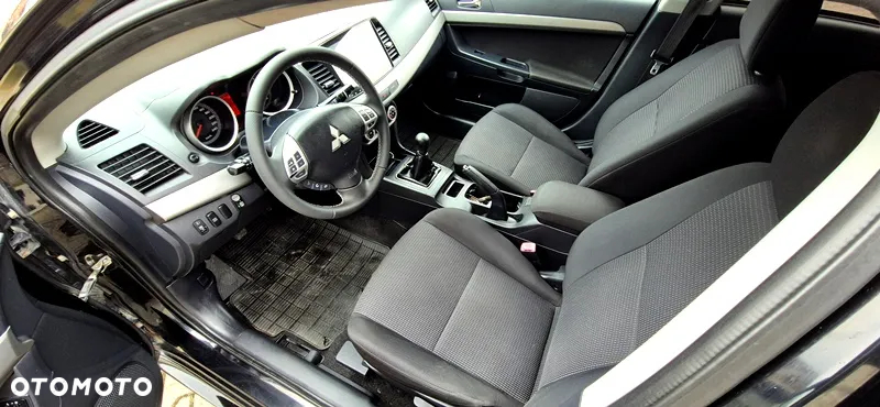 Mitsubishi Lancer 1.6 Invite - 9