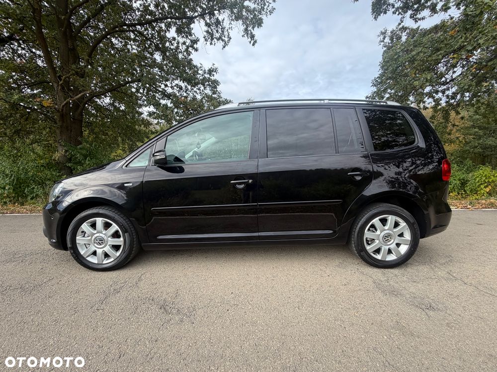 Volkswagen Touran - 17