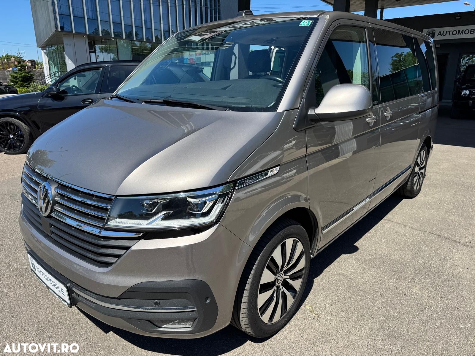 Volkswagen Multivan - 1