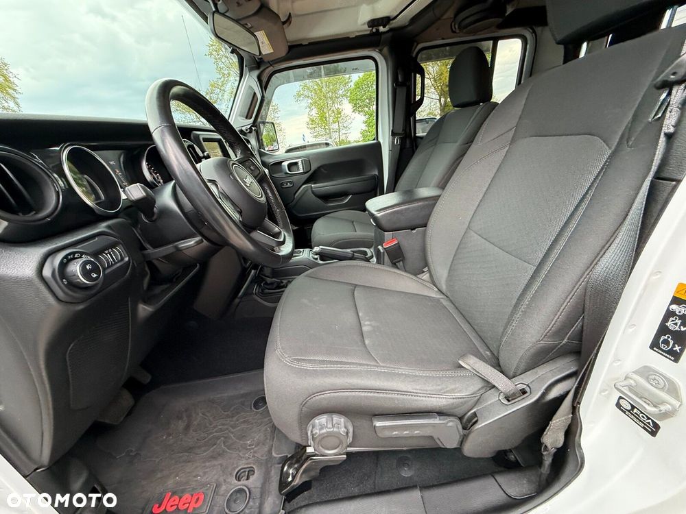 Jeep Gladiator - 11