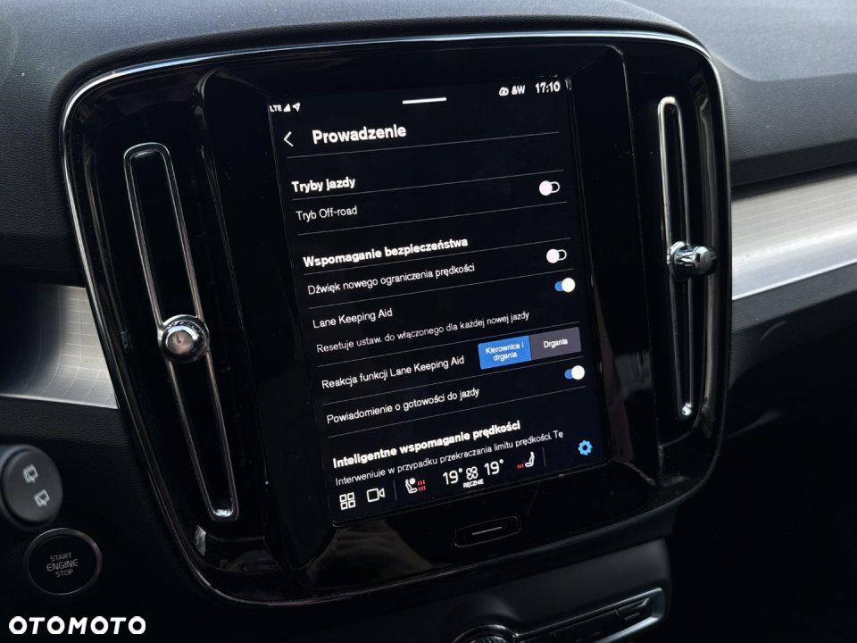 Volvo XC 40 - 28