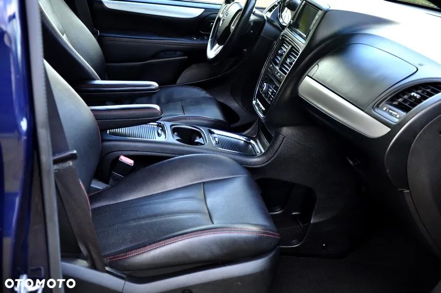Dodge Grand Caravan - 27