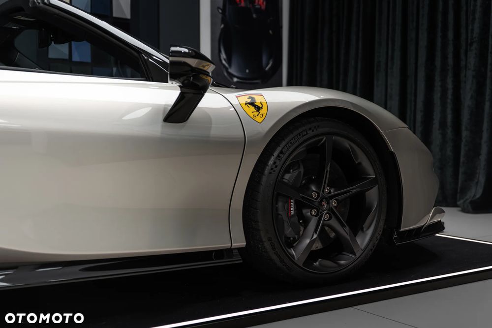 Ferrari SF90 Spider - 37