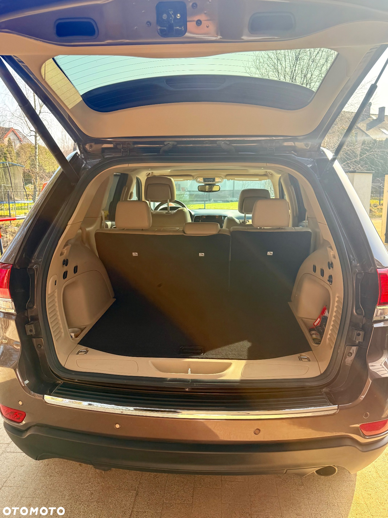 Jeep Grand Cherokee - 22