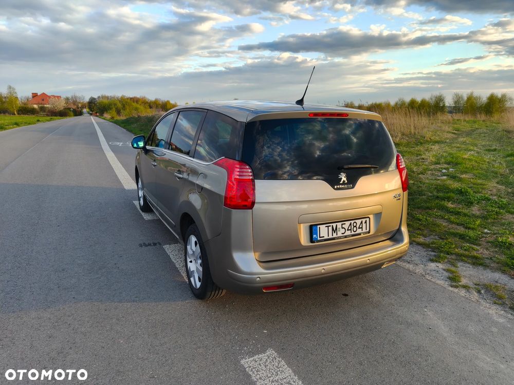 Peugeot 5008 - 5