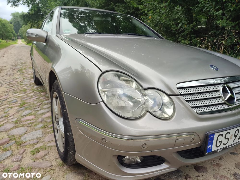 Mercedes-Benz Klasa C 220 CDI Sportcoupe Automatik - 25