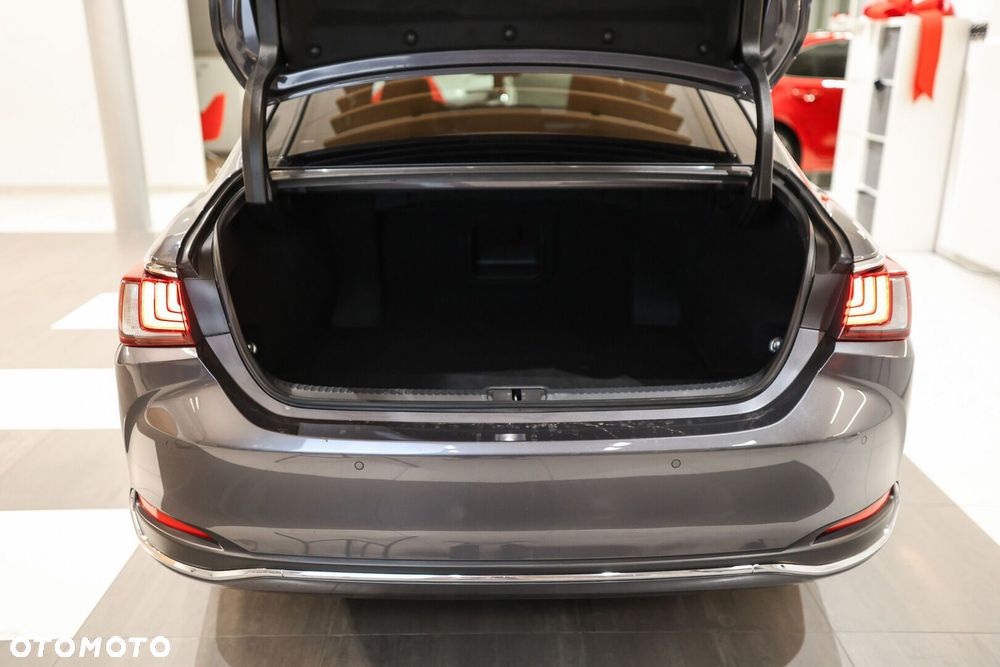 Lexus ES 300h Business Edition - 11