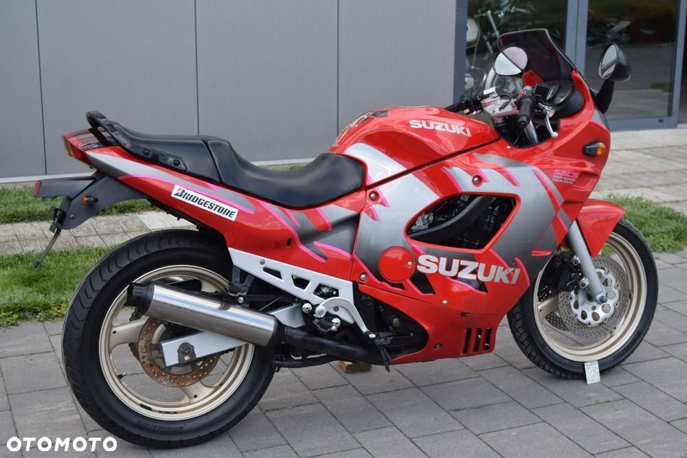 Suzuki GSX - 2